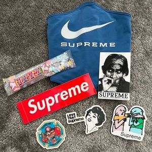 Supreme Nike neck warmer